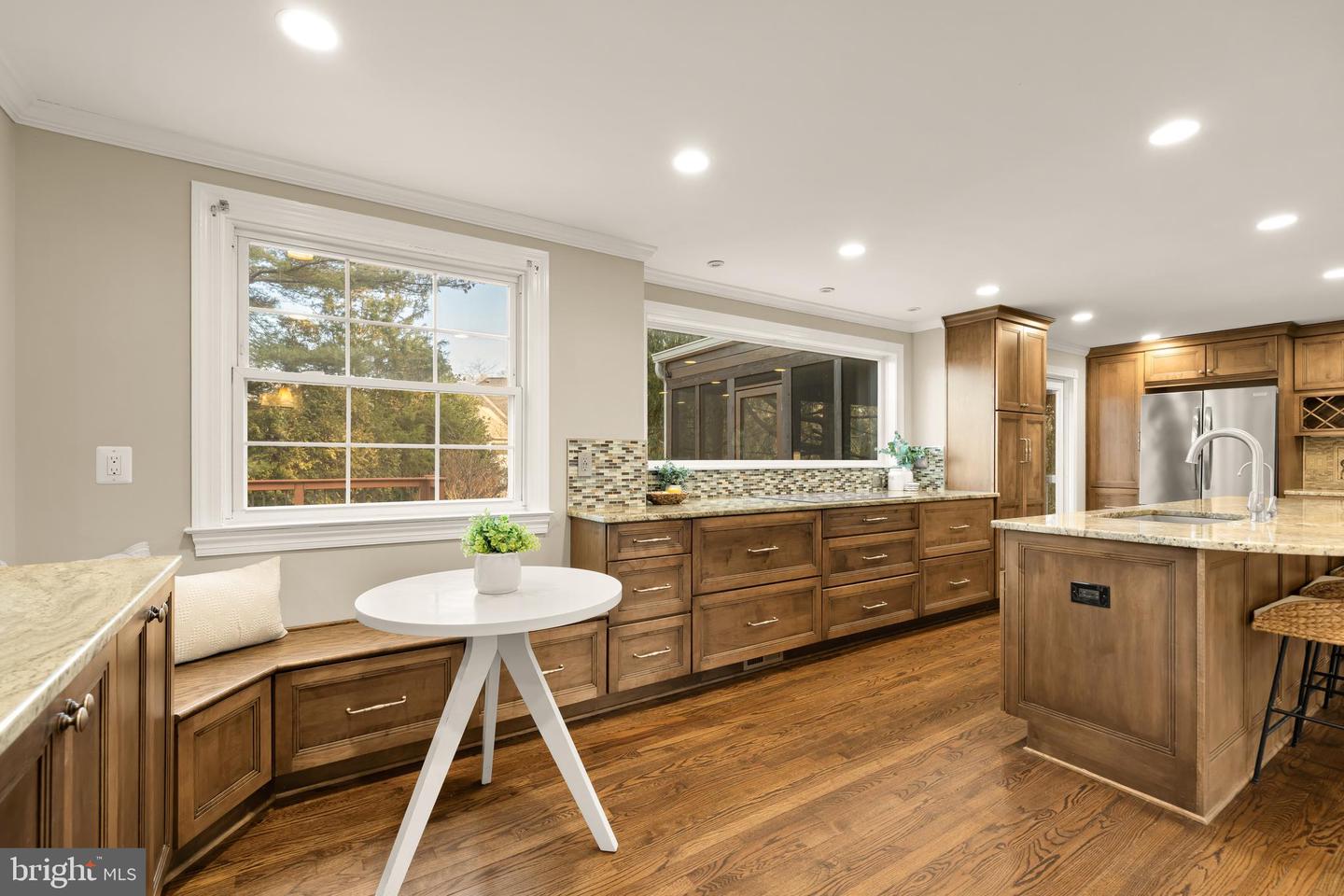 909 CANTLE LN, GREAT FALLS, Virginia 22066, 4 Bedrooms Bedrooms, ,3 BathroomsBathrooms,Residential,For sale,909 CANTLE LN,VAFX2284274 MLS # VAFX2284274