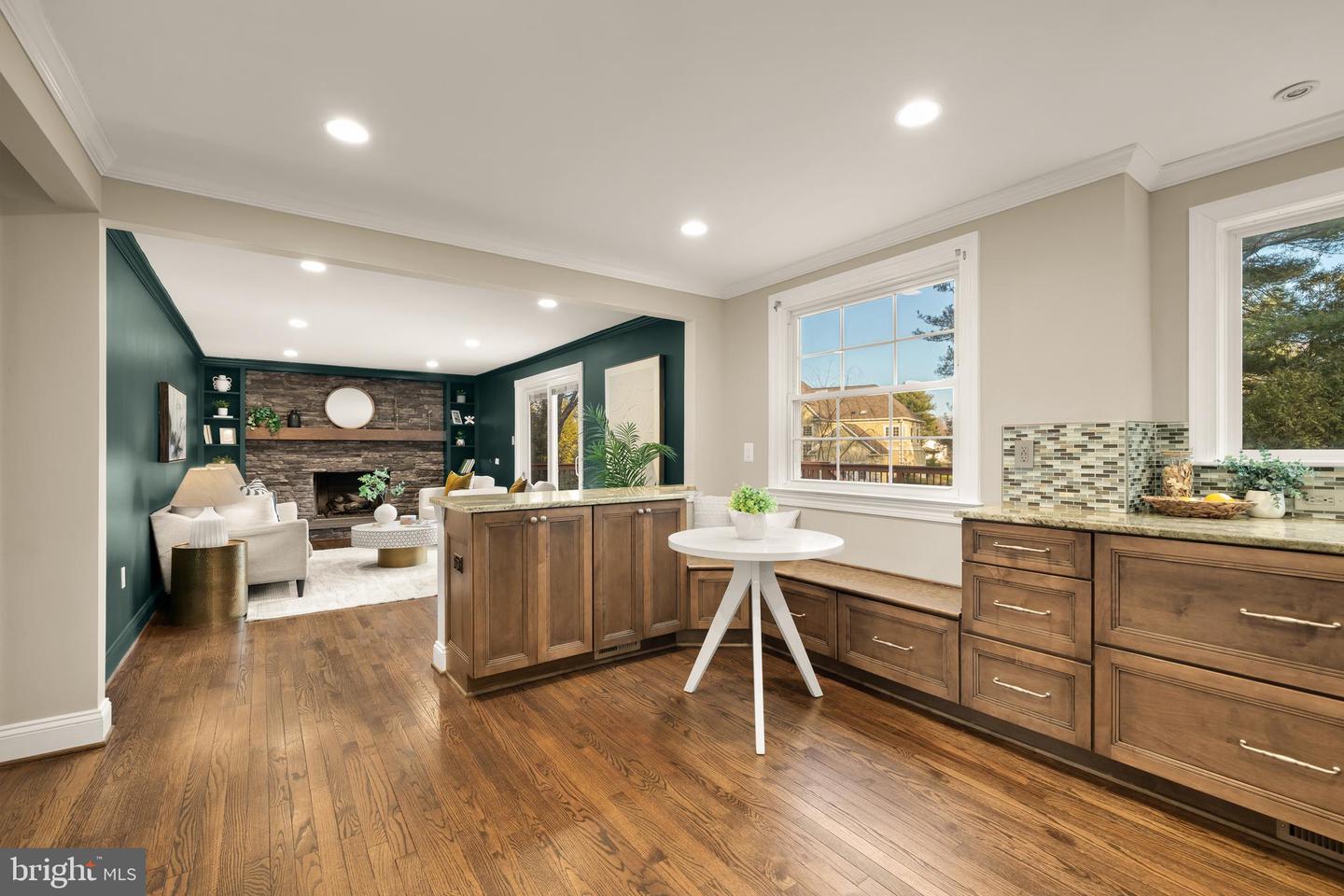 909 CANTLE LN, GREAT FALLS, Virginia 22066, 4 Bedrooms Bedrooms, ,3 BathroomsBathrooms,Residential,For sale,909 CANTLE LN,VAFX2284274 MLS # VAFX2284274