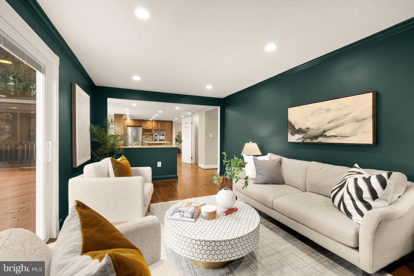 909 CANTLE LN, GREAT FALLS, Virginia 22066, 4 Bedrooms Bedrooms, ,3 BathroomsBathrooms,Residential,For sale,909 CANTLE LN,VAFX2284274 MLS # VAFX2284274