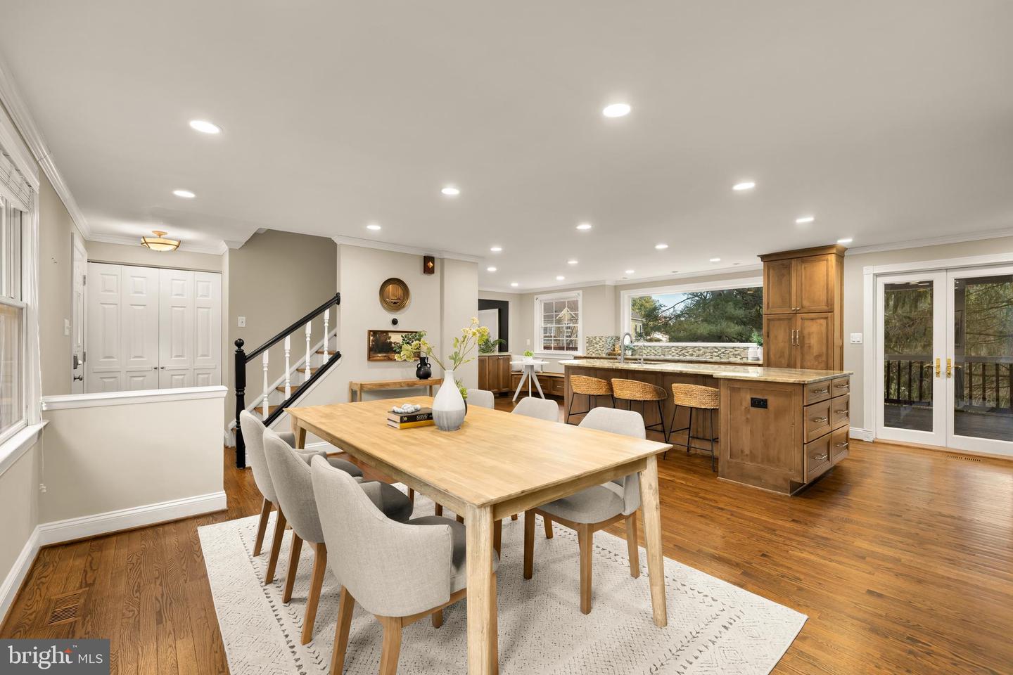 909 CANTLE LN, GREAT FALLS, Virginia 22066, 4 Bedrooms Bedrooms, ,3 BathroomsBathrooms,Residential,For sale,909 CANTLE LN,VAFX2284274 MLS # VAFX2284274