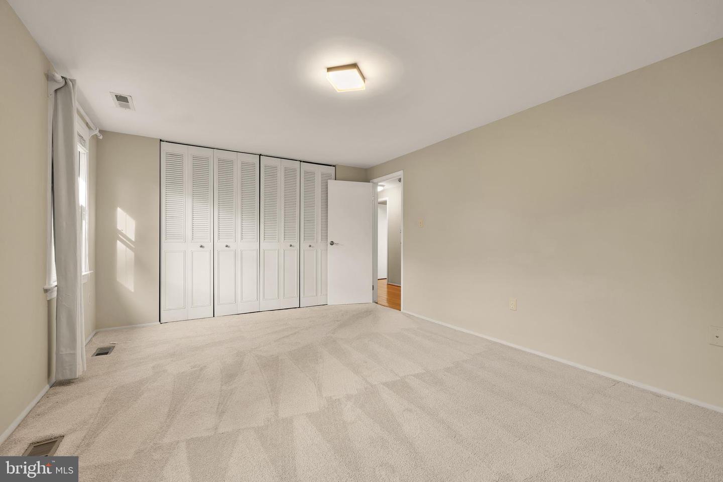 909 CANTLE LN, GREAT FALLS, Virginia 22066, 4 Bedrooms Bedrooms, ,3 BathroomsBathrooms,Residential,For sale,909 CANTLE LN,VAFX2284274 MLS # VAFX2284274