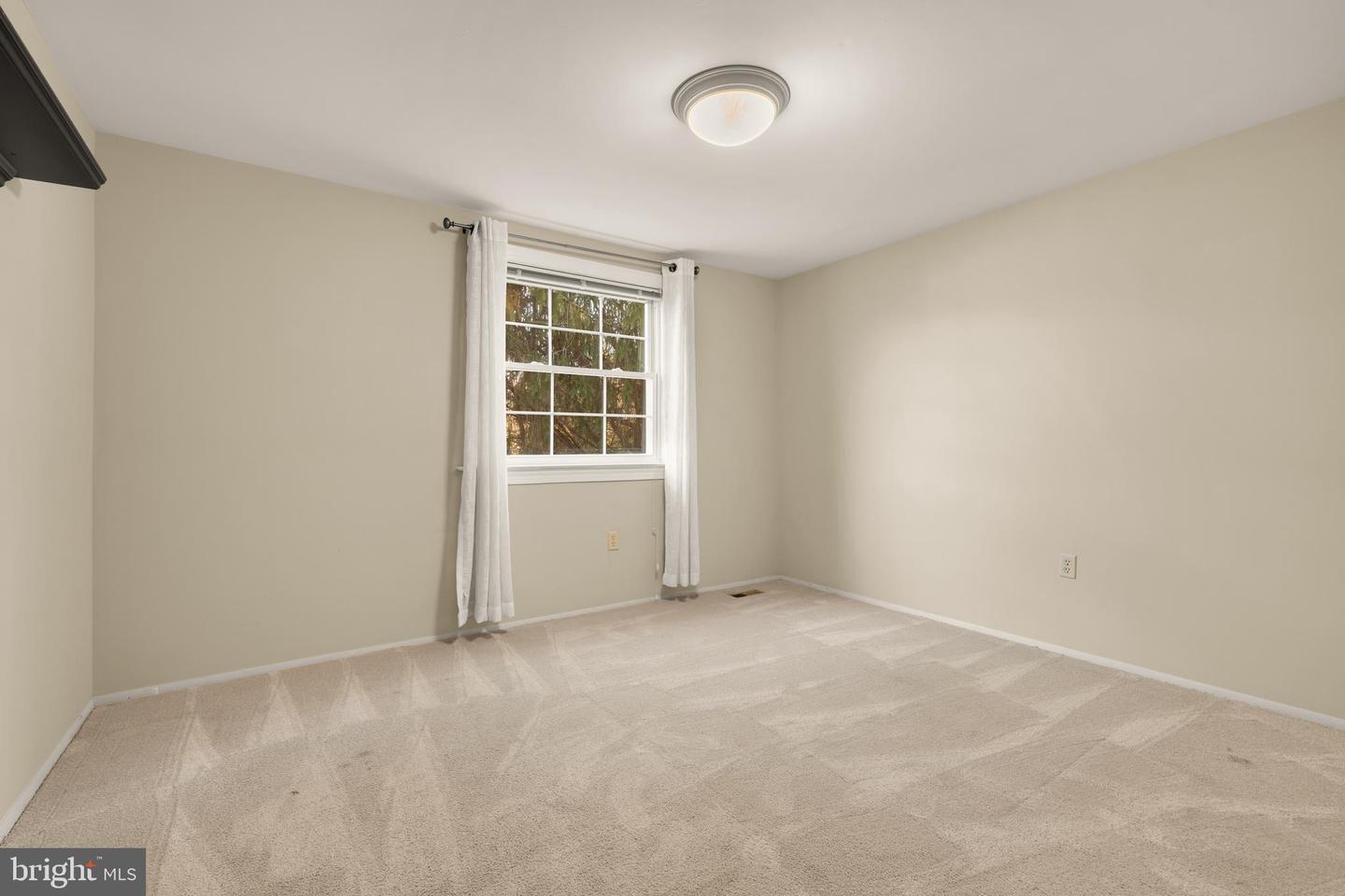 909 CANTLE LN, GREAT FALLS, Virginia 22066, 4 Bedrooms Bedrooms, ,3 BathroomsBathrooms,Residential,For sale,909 CANTLE LN,VAFX2284274 MLS # VAFX2284274