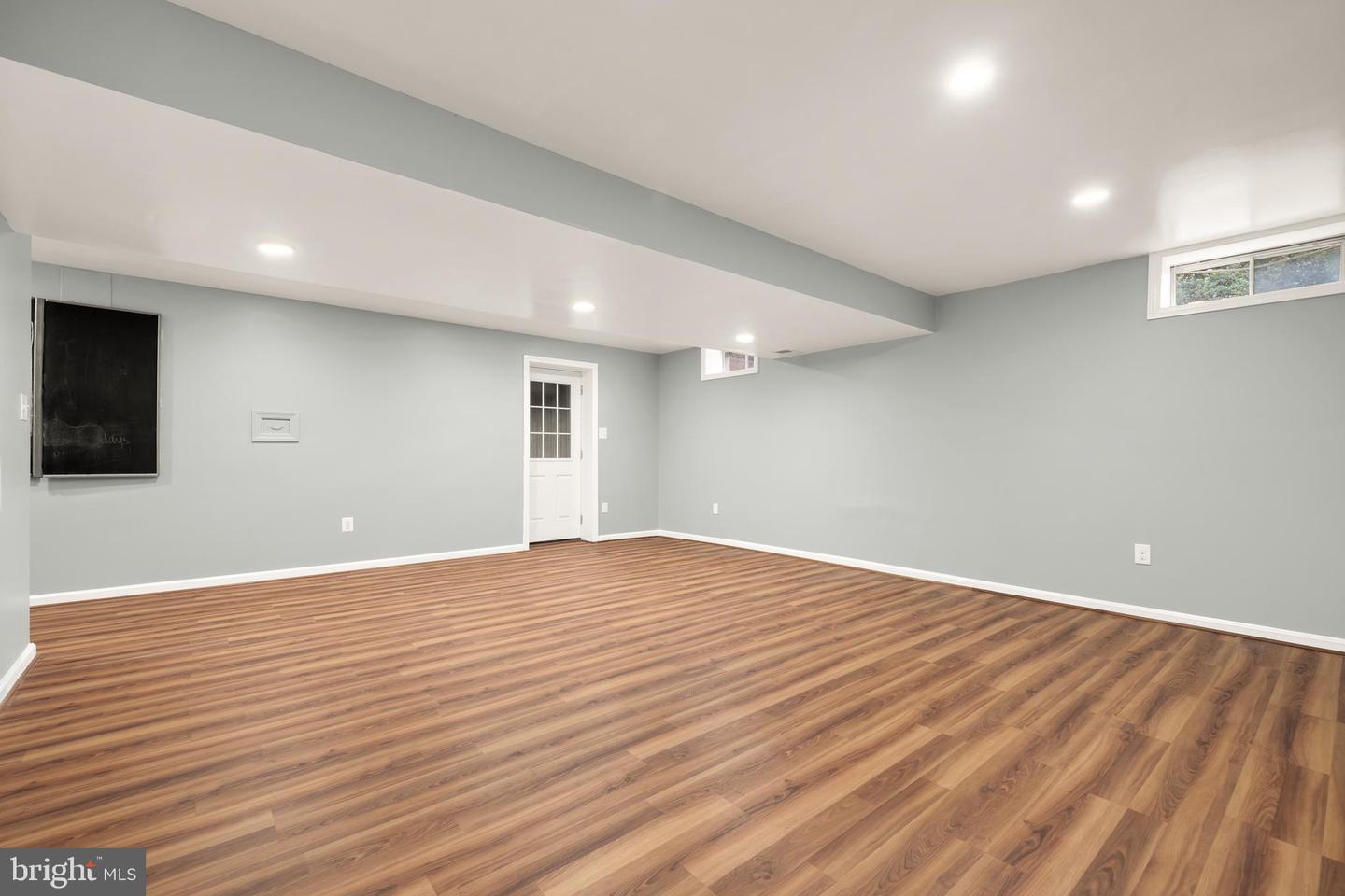 909 CANTLE LN, GREAT FALLS, Virginia 22066, 4 Bedrooms Bedrooms, ,3 BathroomsBathrooms,Residential,For sale,909 CANTLE LN,VAFX2284274 MLS # VAFX2284274