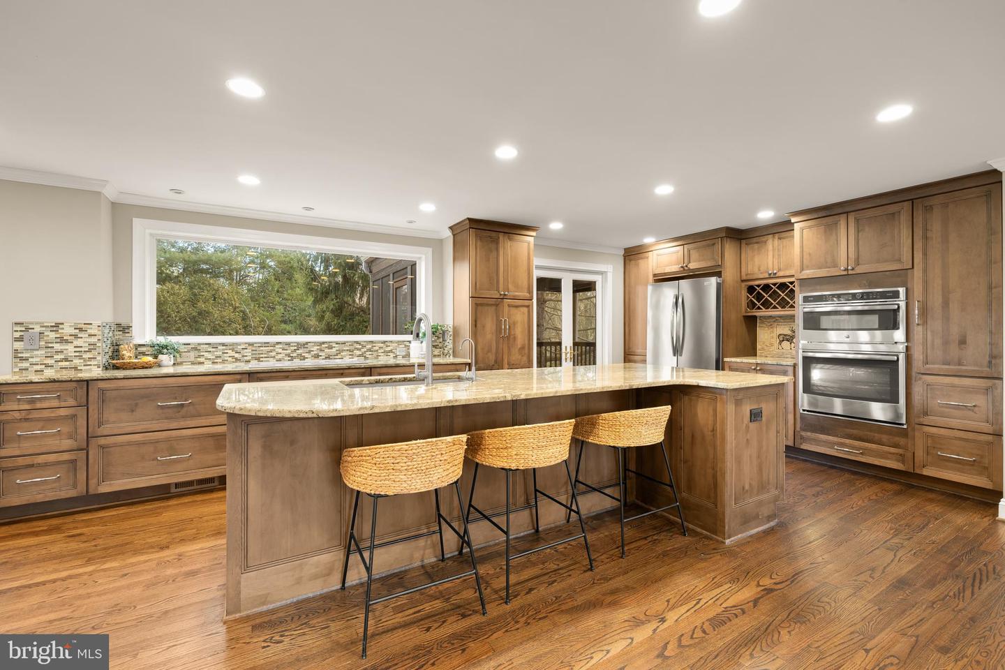 909 CANTLE LN, GREAT FALLS, Virginia 22066, 4 Bedrooms Bedrooms, ,3 BathroomsBathrooms,Residential,For sale,909 CANTLE LN,VAFX2284274 MLS # VAFX2284274