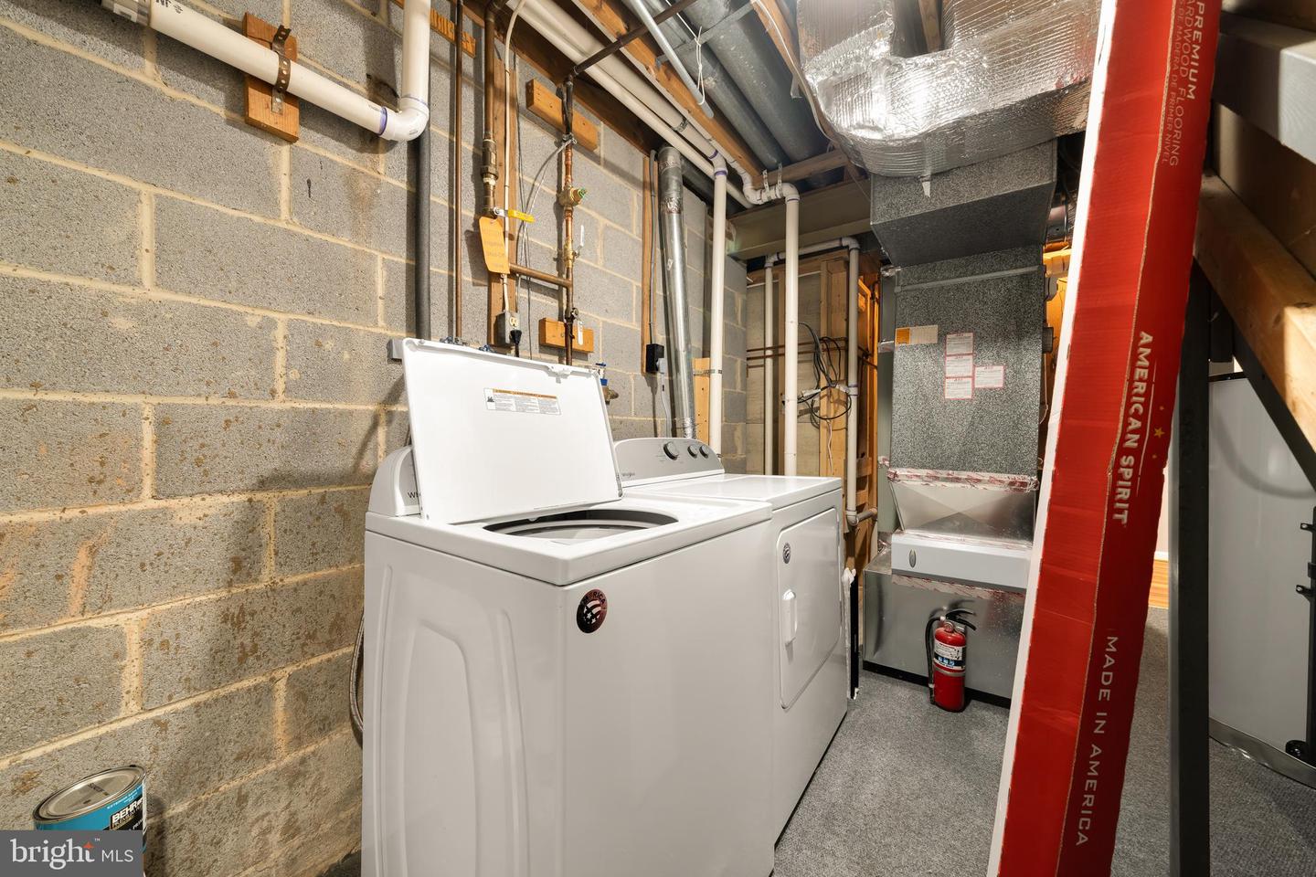 909 CANTLE LN, GREAT FALLS, Virginia 22066, 4 Bedrooms Bedrooms, ,3 BathroomsBathrooms,Residential,For sale,909 CANTLE LN,VAFX2284274 MLS # VAFX2284274