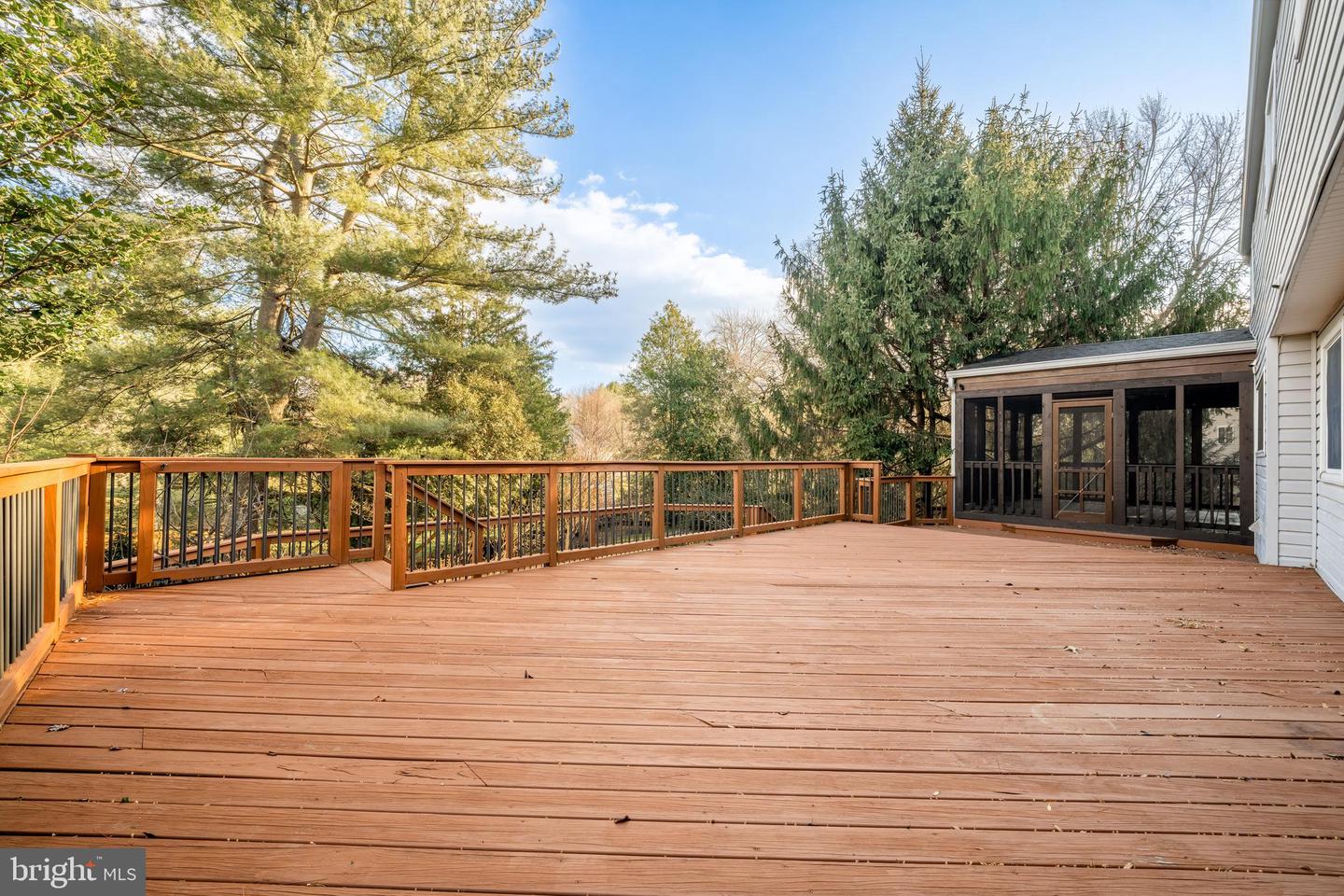 909 CANTLE LN, GREAT FALLS, Virginia 22066, 4 Bedrooms Bedrooms, ,3 BathroomsBathrooms,Residential,For sale,909 CANTLE LN,VAFX2284274 MLS # VAFX2284274