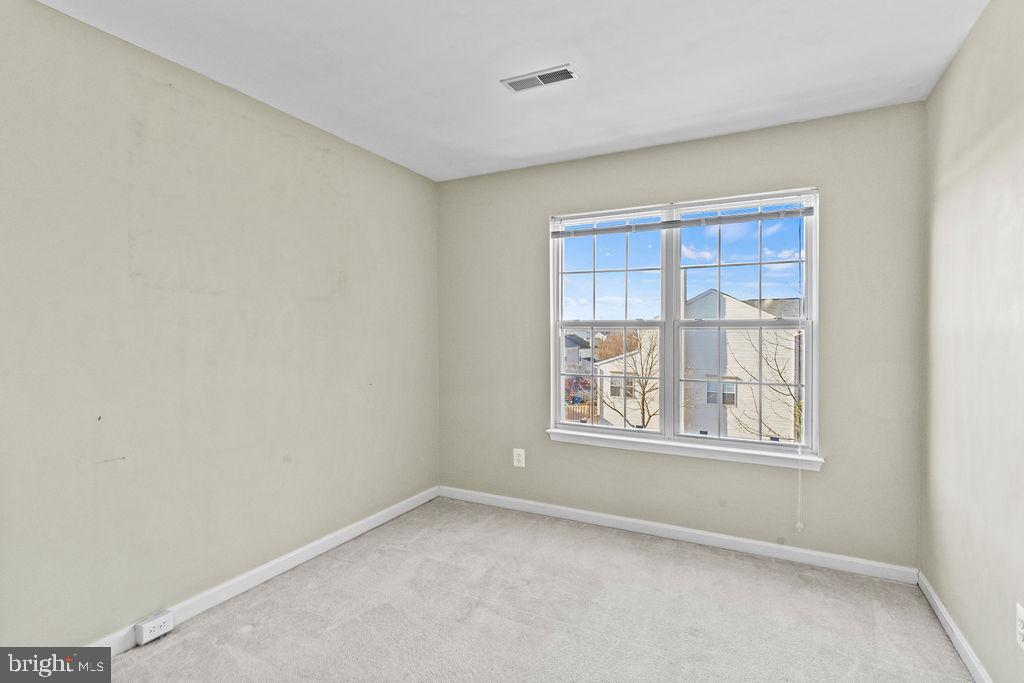 25450 UPPER CLUBHOUSE DR, CHANTILLY, Virginia 20152, 3 Bedrooms Bedrooms, ,2 BathroomsBathrooms,Residential,For sale,25450 UPPER CLUBHOUSE DR,VALO2113400 MLS # VALO2113400