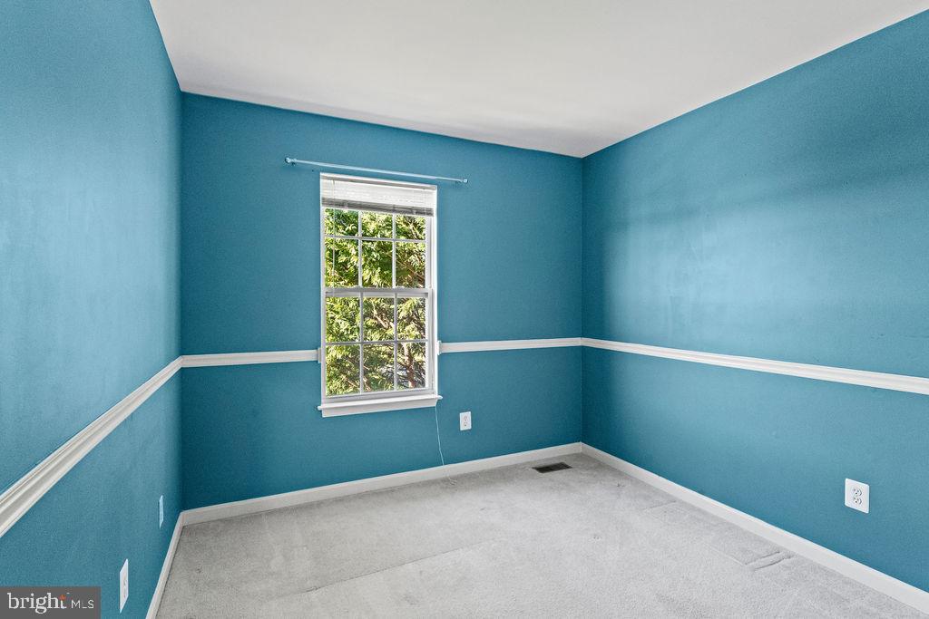 25450 UPPER CLUBHOUSE DR, CHANTILLY, Virginia 20152, 3 Bedrooms Bedrooms, ,2 BathroomsBathrooms,Residential,For sale,25450 UPPER CLUBHOUSE DR,VALO2113400 MLS # VALO2113400