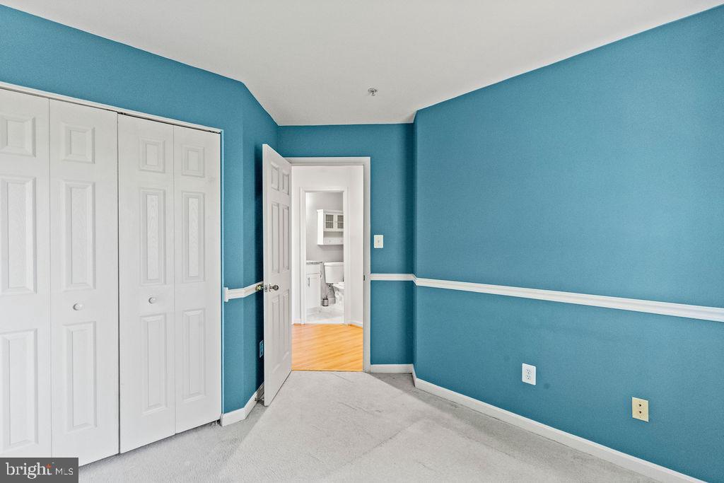 25450 UPPER CLUBHOUSE DR, CHANTILLY, Virginia 20152, 3 Bedrooms Bedrooms, ,2 BathroomsBathrooms,Residential,For sale,25450 UPPER CLUBHOUSE DR,VALO2113400 MLS # VALO2113400