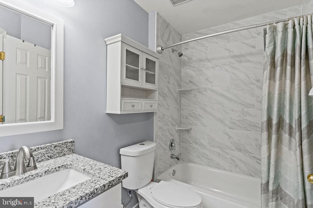 25450 UPPER CLUBHOUSE DR, CHANTILLY, Virginia 20152, 3 Bedrooms Bedrooms, ,2 BathroomsBathrooms,Residential,For sale,25450 UPPER CLUBHOUSE DR,VALO2113400 MLS # VALO2113400