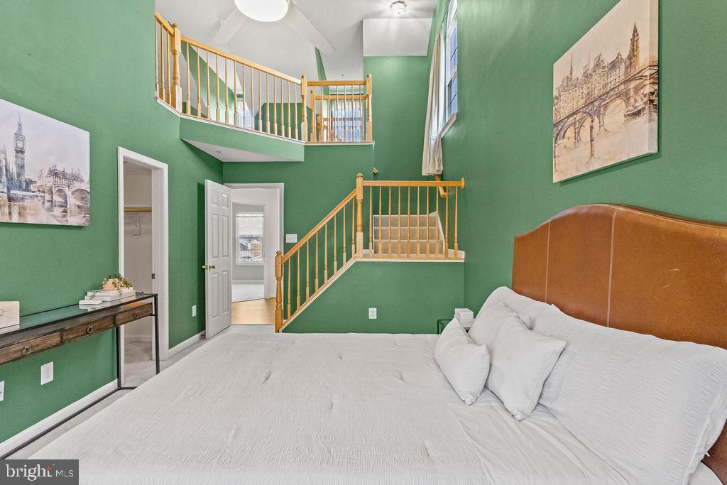 25450 UPPER CLUBHOUSE DR, CHANTILLY, Virginia 20152, 3 Bedrooms Bedrooms, ,2 BathroomsBathrooms,Residential,For sale,25450 UPPER CLUBHOUSE DR,VALO2113400 MLS # VALO2113400