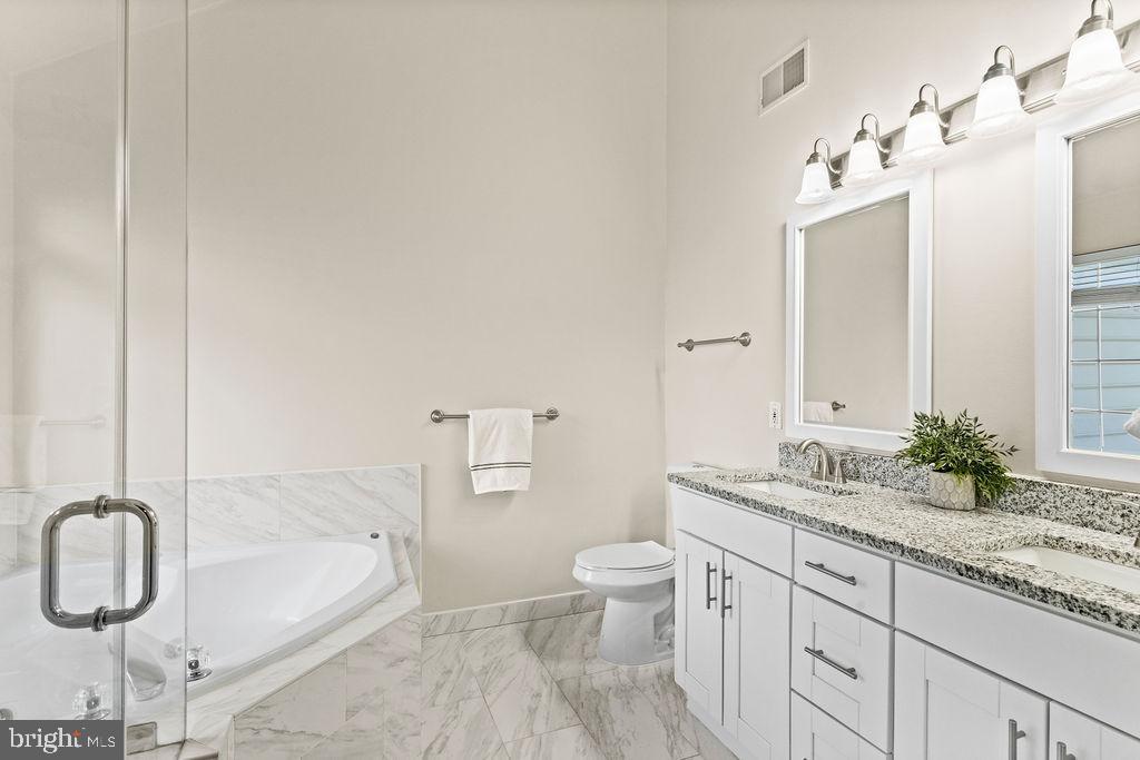 25450 UPPER CLUBHOUSE DR, CHANTILLY, Virginia 20152, 3 Bedrooms Bedrooms, ,2 BathroomsBathrooms,Residential,For sale,25450 UPPER CLUBHOUSE DR,VALO2113400 MLS # VALO2113400