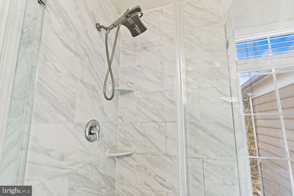 25450 UPPER CLUBHOUSE DR, CHANTILLY, Virginia 20152, 3 Bedrooms Bedrooms, ,2 BathroomsBathrooms,Residential,For sale,25450 UPPER CLUBHOUSE DR,VALO2113400 MLS # VALO2113400