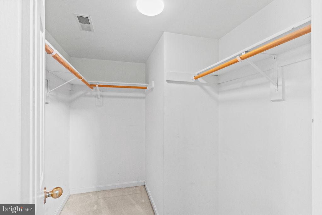 25450 UPPER CLUBHOUSE DR, CHANTILLY, Virginia 20152, 3 Bedrooms Bedrooms, ,2 BathroomsBathrooms,Residential,For sale,25450 UPPER CLUBHOUSE DR,VALO2113400 MLS # VALO2113400