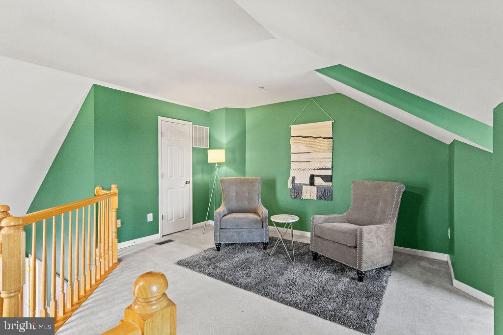 25450 UPPER CLUBHOUSE DR, CHANTILLY, Virginia 20152, 3 Bedrooms Bedrooms, ,2 BathroomsBathrooms,Residential,For sale,25450 UPPER CLUBHOUSE DR,VALO2113400 MLS # VALO2113400