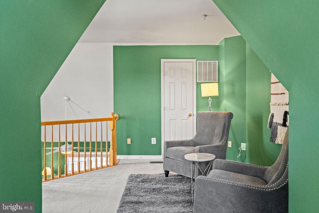 25450 UPPER CLUBHOUSE DR, CHANTILLY, Virginia 20152, 3 Bedrooms Bedrooms, ,2 BathroomsBathrooms,Residential,For sale,25450 UPPER CLUBHOUSE DR,VALO2113400 MLS # VALO2113400