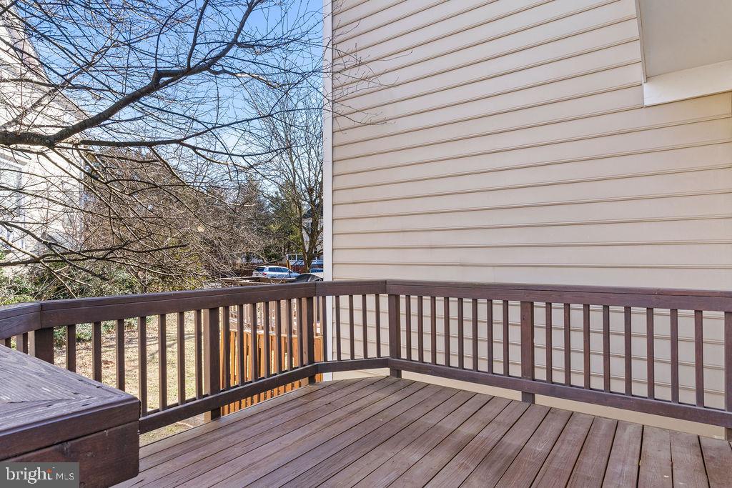 25450 UPPER CLUBHOUSE DR, CHANTILLY, Virginia 20152, 3 Bedrooms Bedrooms, ,2 BathroomsBathrooms,Residential,For sale,25450 UPPER CLUBHOUSE DR,VALO2113400 MLS # VALO2113400