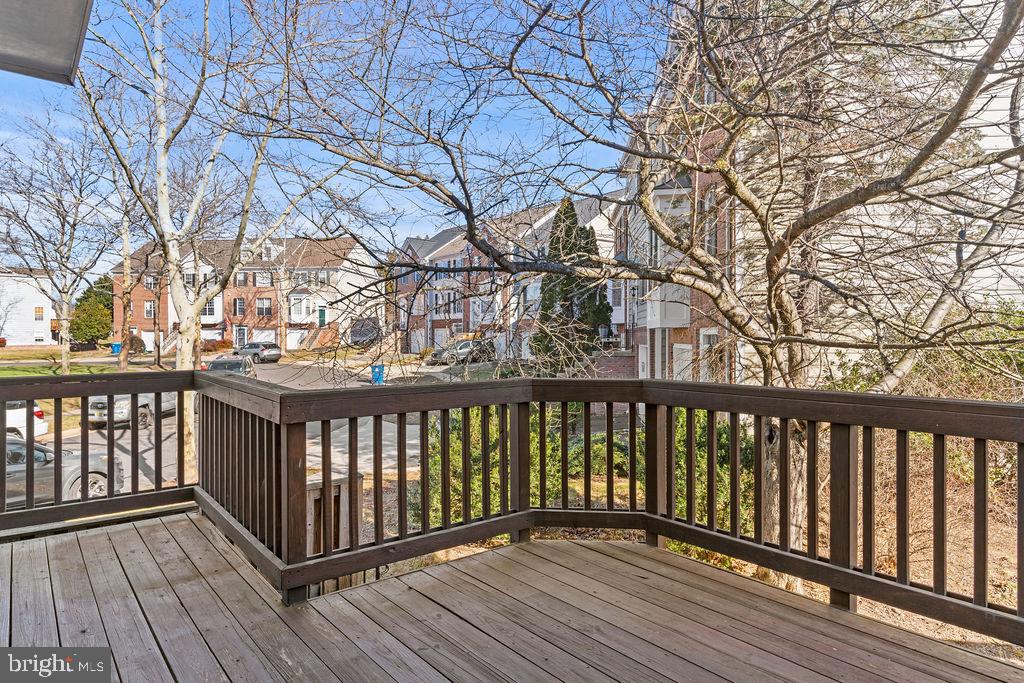 25450 UPPER CLUBHOUSE DR, CHANTILLY, Virginia 20152, 3 Bedrooms Bedrooms, ,2 BathroomsBathrooms,Residential,For sale,25450 UPPER CLUBHOUSE DR,VALO2113400 MLS # VALO2113400