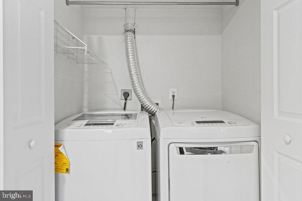 25450 UPPER CLUBHOUSE DR, CHANTILLY, Virginia 20152, 3 Bedrooms Bedrooms, ,2 BathroomsBathrooms,Residential,For sale,25450 UPPER CLUBHOUSE DR,VALO2113400 MLS # VALO2113400