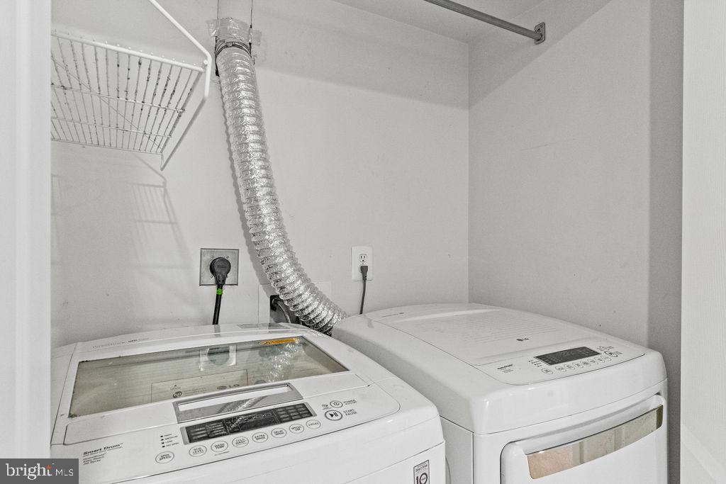 25450 UPPER CLUBHOUSE DR, CHANTILLY, Virginia 20152, 3 Bedrooms Bedrooms, ,2 BathroomsBathrooms,Residential,For sale,25450 UPPER CLUBHOUSE DR,VALO2113400 MLS # VALO2113400