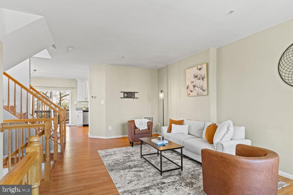 25450 UPPER CLUBHOUSE DR, CHANTILLY, Virginia 20152, 3 Bedrooms Bedrooms, ,2 BathroomsBathrooms,Residential,For sale,25450 UPPER CLUBHOUSE DR,VALO2113400 MLS # VALO2113400