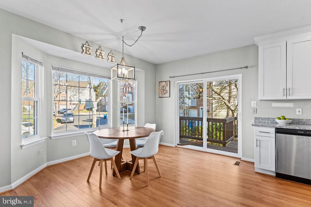 25450 UPPER CLUBHOUSE DR, CHANTILLY, Virginia 20152, 3 Bedrooms Bedrooms, ,2 BathroomsBathrooms,Residential,For sale,25450 UPPER CLUBHOUSE DR,VALO2113400 MLS # VALO2113400