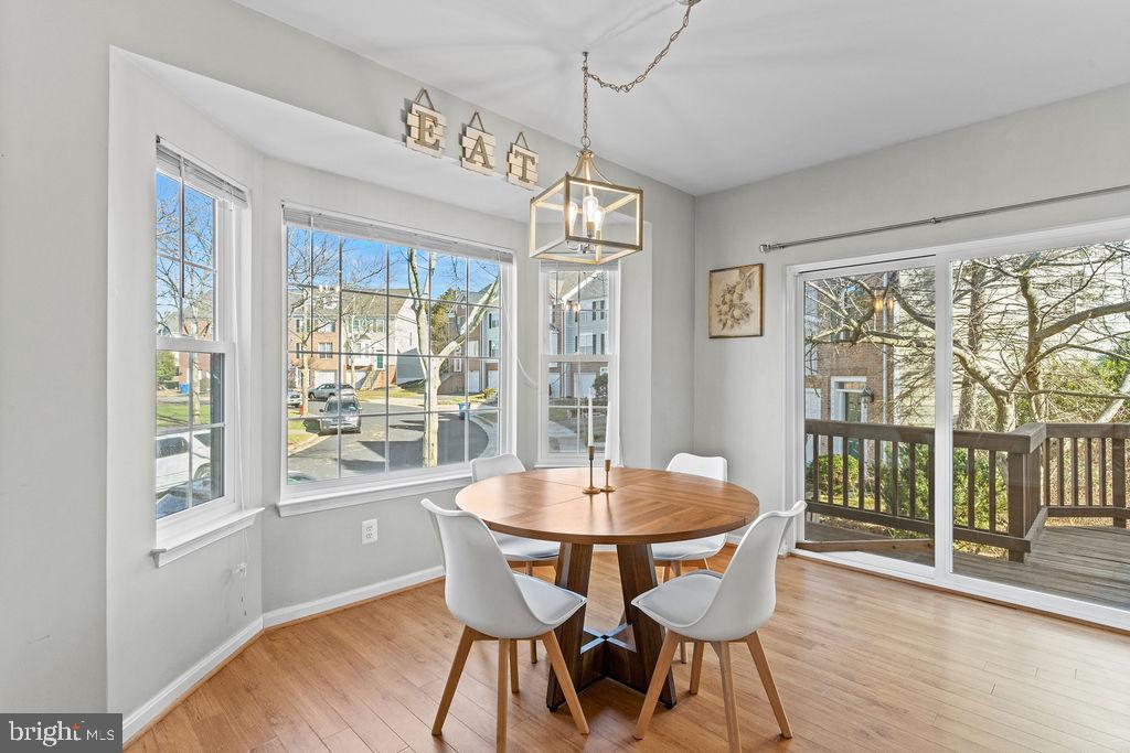 25450 UPPER CLUBHOUSE DR, CHANTILLY, Virginia 20152, 3 Bedrooms Bedrooms, ,2 BathroomsBathrooms,Residential,For sale,25450 UPPER CLUBHOUSE DR,VALO2113400 MLS # VALO2113400