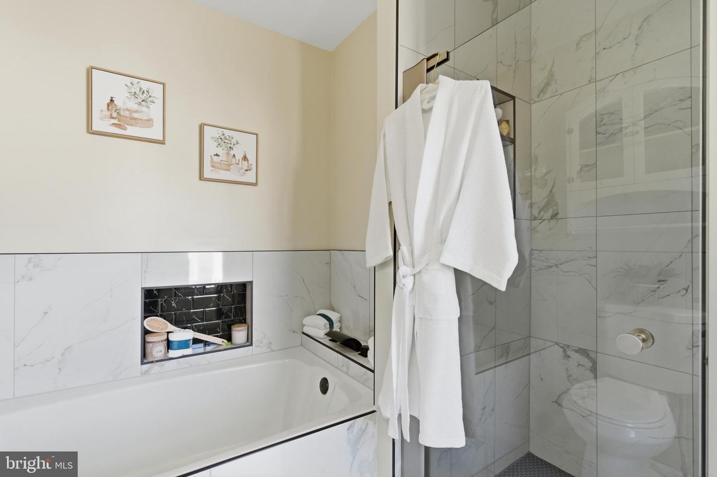 507 DAKOTA DR, HERNDON, Virginia 20170, 3 Bedrooms Bedrooms, ,2 BathroomsBathrooms,Residential,For sale,507 DAKOTA DR,VAFX2284302 MLS # VAFX2284302