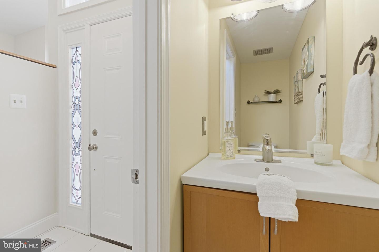 507 DAKOTA DR, HERNDON, Virginia 20170, 3 Bedrooms Bedrooms, ,2 BathroomsBathrooms,Residential,For sale,507 DAKOTA DR,VAFX2284302 MLS # VAFX2284302