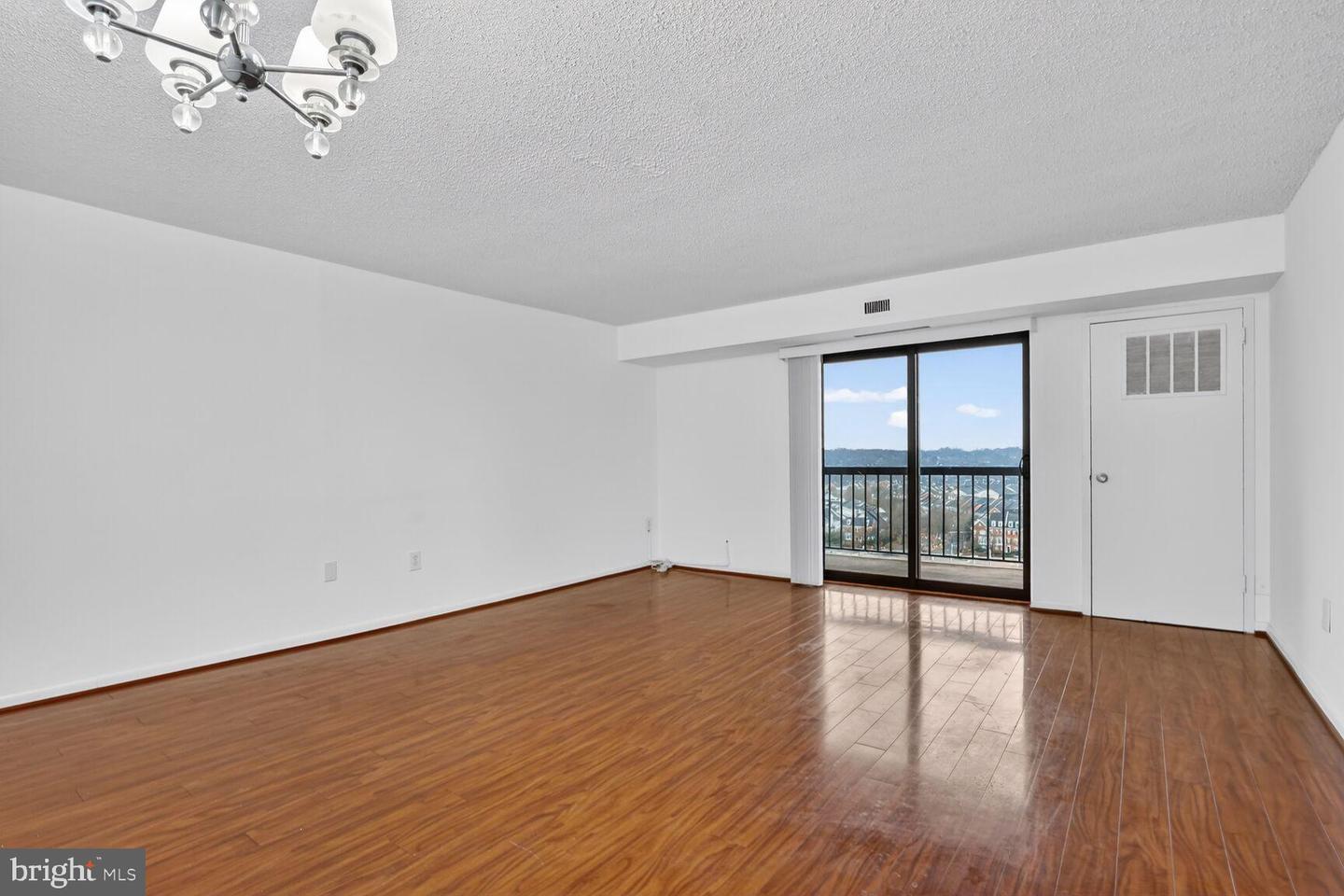 200 N PICKETT ST N #1513, ALEXANDRIA, Virginia 22304, 2 Bedrooms Bedrooms, 8 Rooms Rooms,2 BathroomsBathrooms,Residential,For sale,200 N PICKETT ST N #1513,VAAX2052864 MLS # VAAX2052864