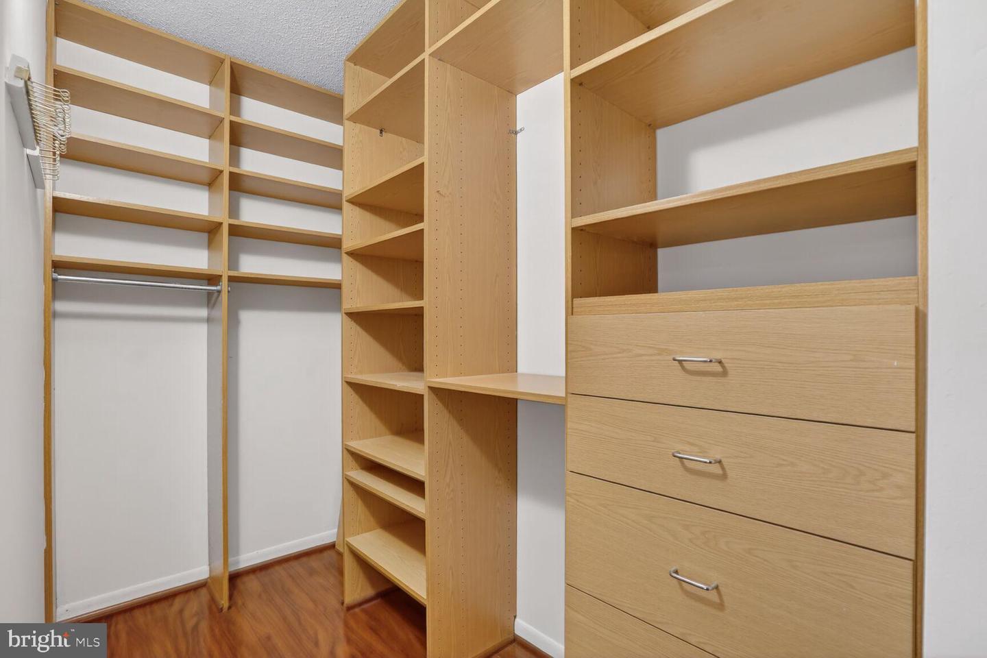 200 N PICKETT ST N #1513, ALEXANDRIA, Virginia 22304, 2 Bedrooms Bedrooms, 8 Rooms Rooms,2 BathroomsBathrooms,Residential,For sale,200 N PICKETT ST N #1513,VAAX2052864 MLS # VAAX2052864