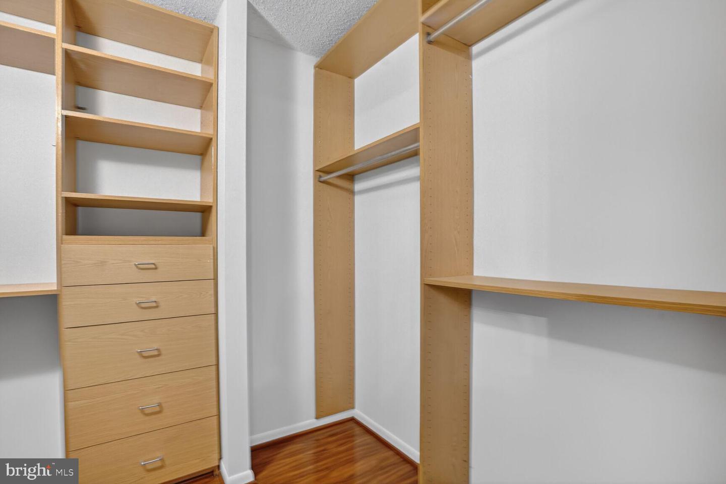 200 N PICKETT ST N #1513, ALEXANDRIA, Virginia 22304, 2 Bedrooms Bedrooms, 8 Rooms Rooms,2 BathroomsBathrooms,Residential,For sale,200 N PICKETT ST N #1513,VAAX2052864 MLS # VAAX2052864