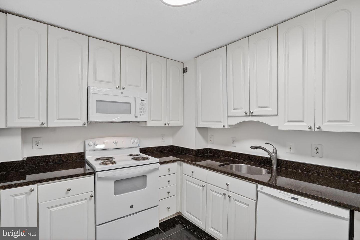 200 N PICKETT ST N #1513, ALEXANDRIA, Virginia 22304, 2 Bedrooms Bedrooms, 8 Rooms Rooms,2 BathroomsBathrooms,Residential,For sale,200 N PICKETT ST N #1513,VAAX2052864 MLS # VAAX2052864