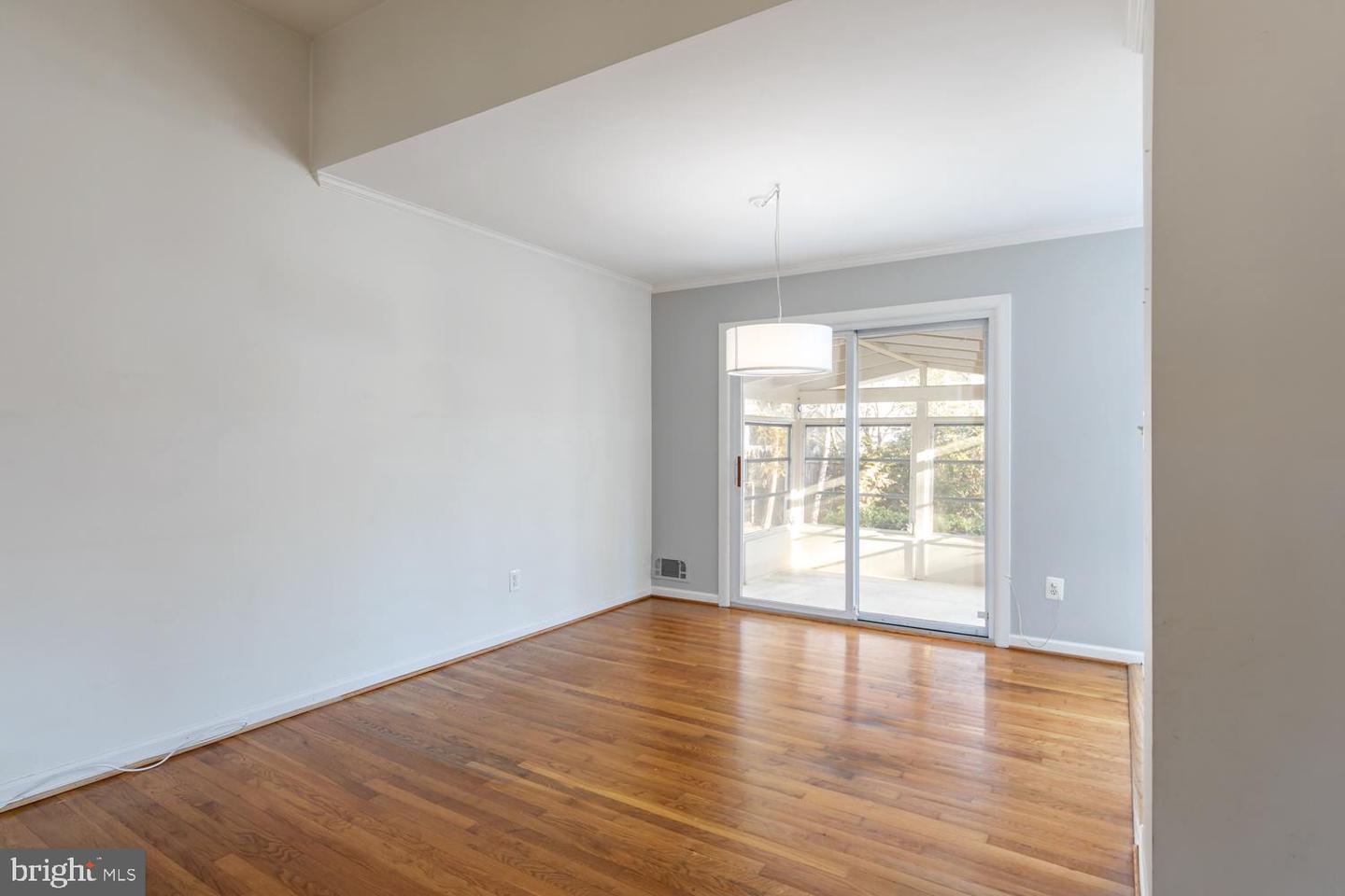 3604 CORNELL RD, FAIRFAX, Virginia 22030, 4 Bedrooms Bedrooms, ,2 BathroomsBathrooms,Residential,For sale,3604 CORNELL RD,VAFC2007614 MLS # VAFC2007614