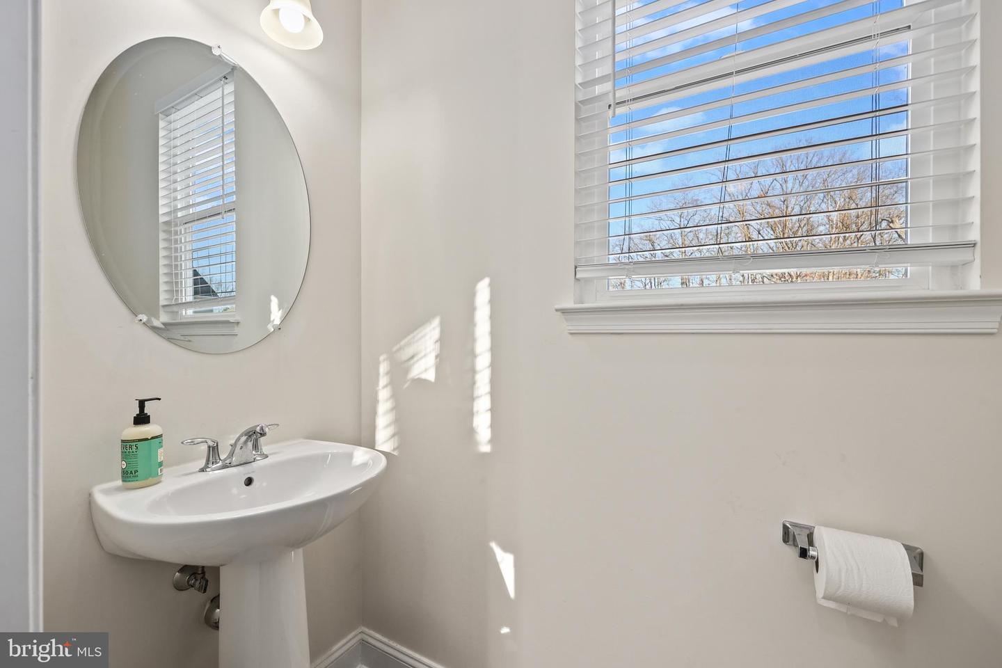 9523 SCHOOL ST, MANASSAS, Virginia 20110, 4 Bedrooms Bedrooms, ,3 BathroomsBathrooms,Residential,For sale,9523 SCHOOL ST,VAMN2009892 MLS # VAMN2009892