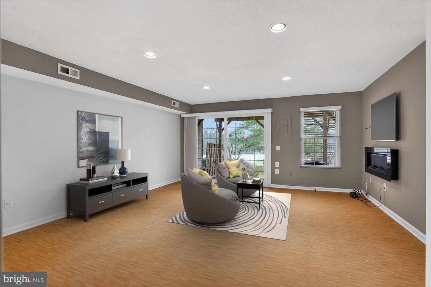 12105 WEDGEWAY PL, FAIRFAX, Virginia 22033, 2 Bedrooms Bedrooms, ,3 BathroomsBathrooms,Residential,For sale,12105 WEDGEWAY PL,VAFX2284396 MLS # VAFX2284396