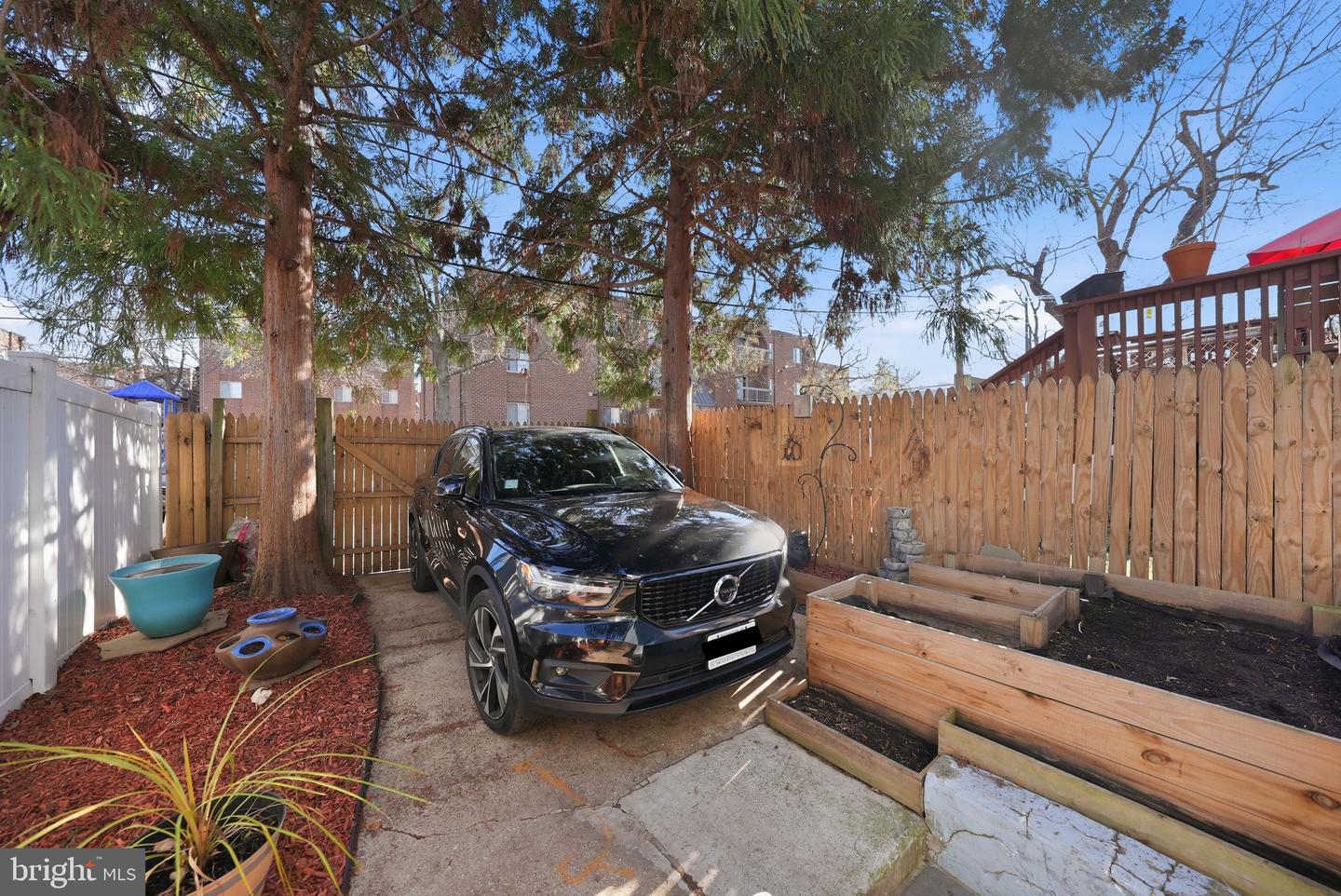 451 15TH ST NE, WASHINGTON, District Of Columbia 20002, 3 Bedrooms Bedrooms, ,2 BathroomsBathrooms,Residential,For sale,451 15TH ST NE,DCDC2240038 MLS # DCDC2240038