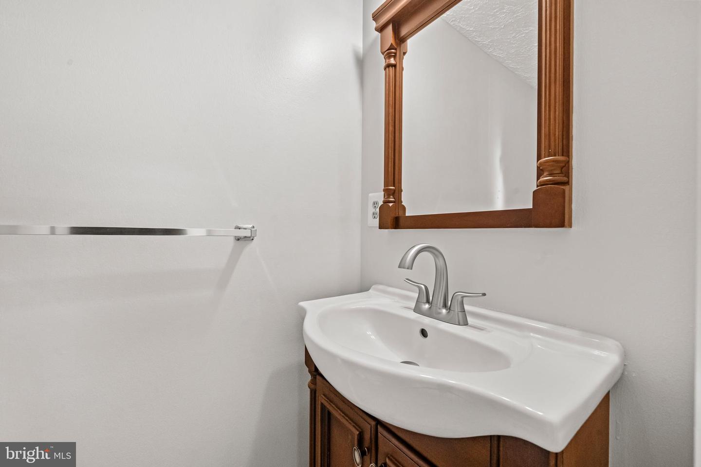 1622 BARNSTEAD DR, RESTON, Virginia 20194, 3 Bedrooms Bedrooms, ,2 BathroomsBathrooms,Residential,For sale,1622 BARNSTEAD DR,VAFX2284434 MLS # VAFX2284434 1622 BARNSTEAD DR, RESTON, Virginia 20194, 3 Bedrooms Bedrooms, ,2 BathroomsBathrooms,Residential,For sale,1622 BARNSTEAD DR,VAFX2284434 MLS # VAFX2284434