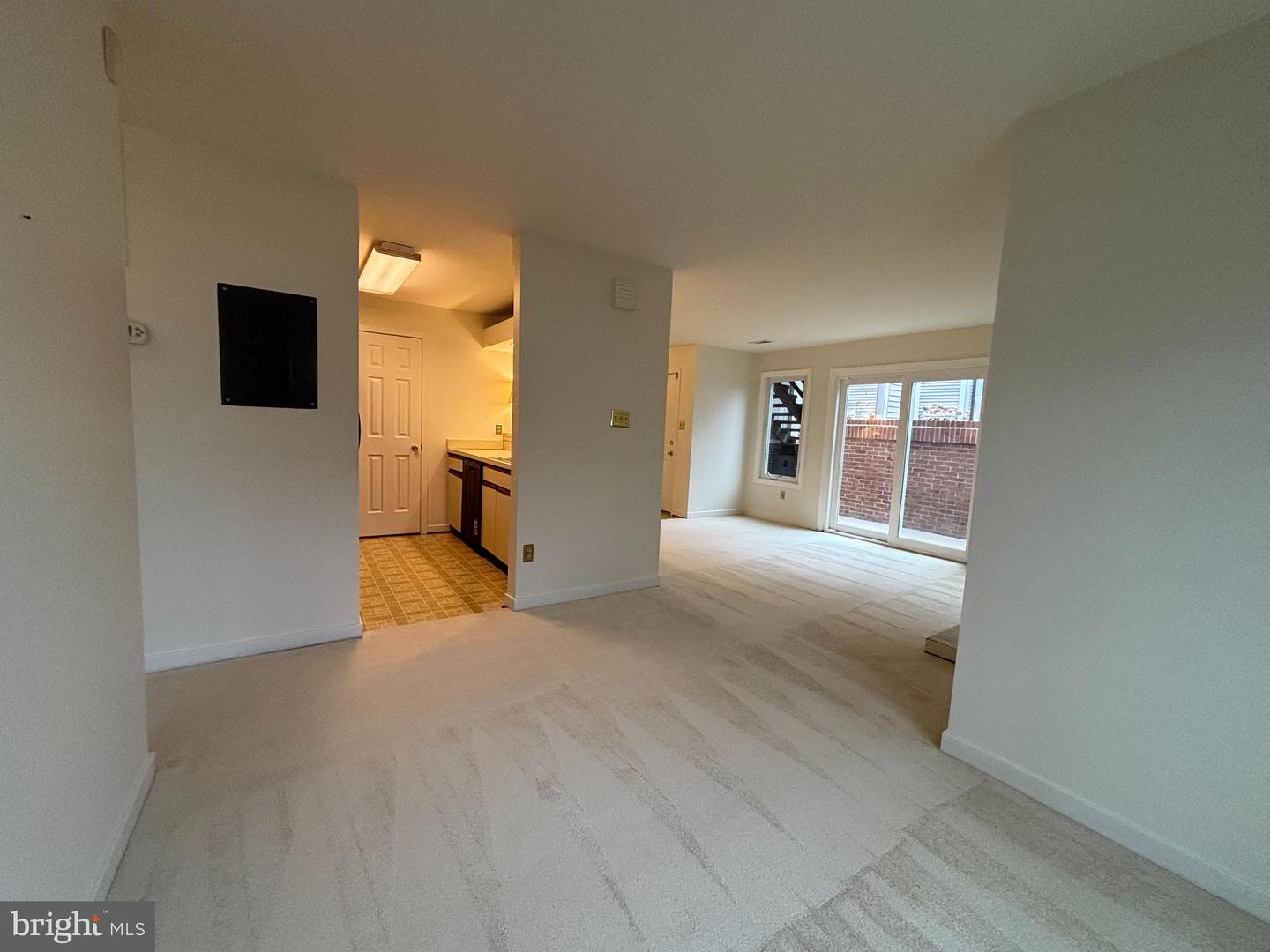 5526 LANGSTON BLVD #11-E, ARLINGTON, Virginia 22207, 1 Bedroom Bedrooms, ,1 BathroomBathrooms,Residential,For sale,5526 LANGSTON BLVD #11-E,VAAR2067414 MLS # VAAR2067414