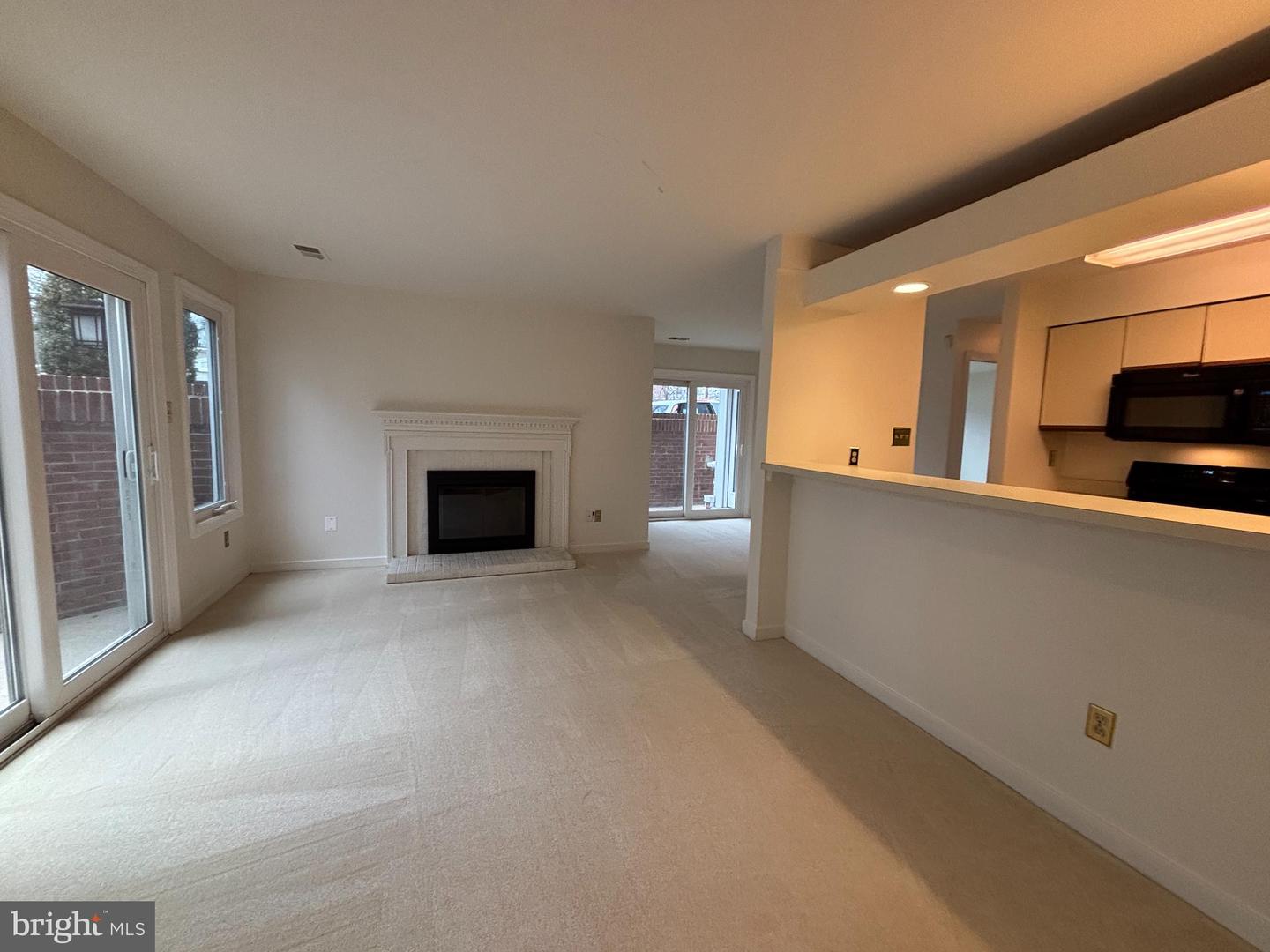 5526 LANGSTON BLVD #11-E, ARLINGTON, Virginia 22207, 1 Bedroom Bedrooms, ,1 BathroomBathrooms,Residential,For sale,5526 LANGSTON BLVD #11-E,VAAR2067414 MLS # VAAR2067414