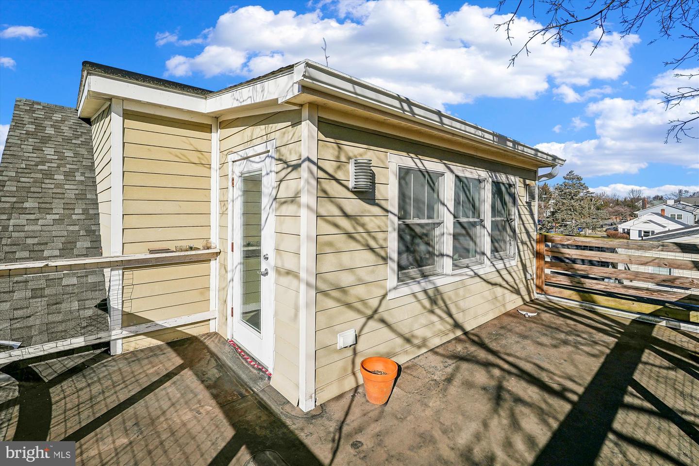 104 PERSHING AVE NW, LEESBURG, Virginia 20176, 3 Bedrooms Bedrooms, 11 Rooms Rooms,2 BathroomsBathrooms,Residential,For sale,104 PERSHING AVE NW,VALO2113480 MLS # VALO2113480