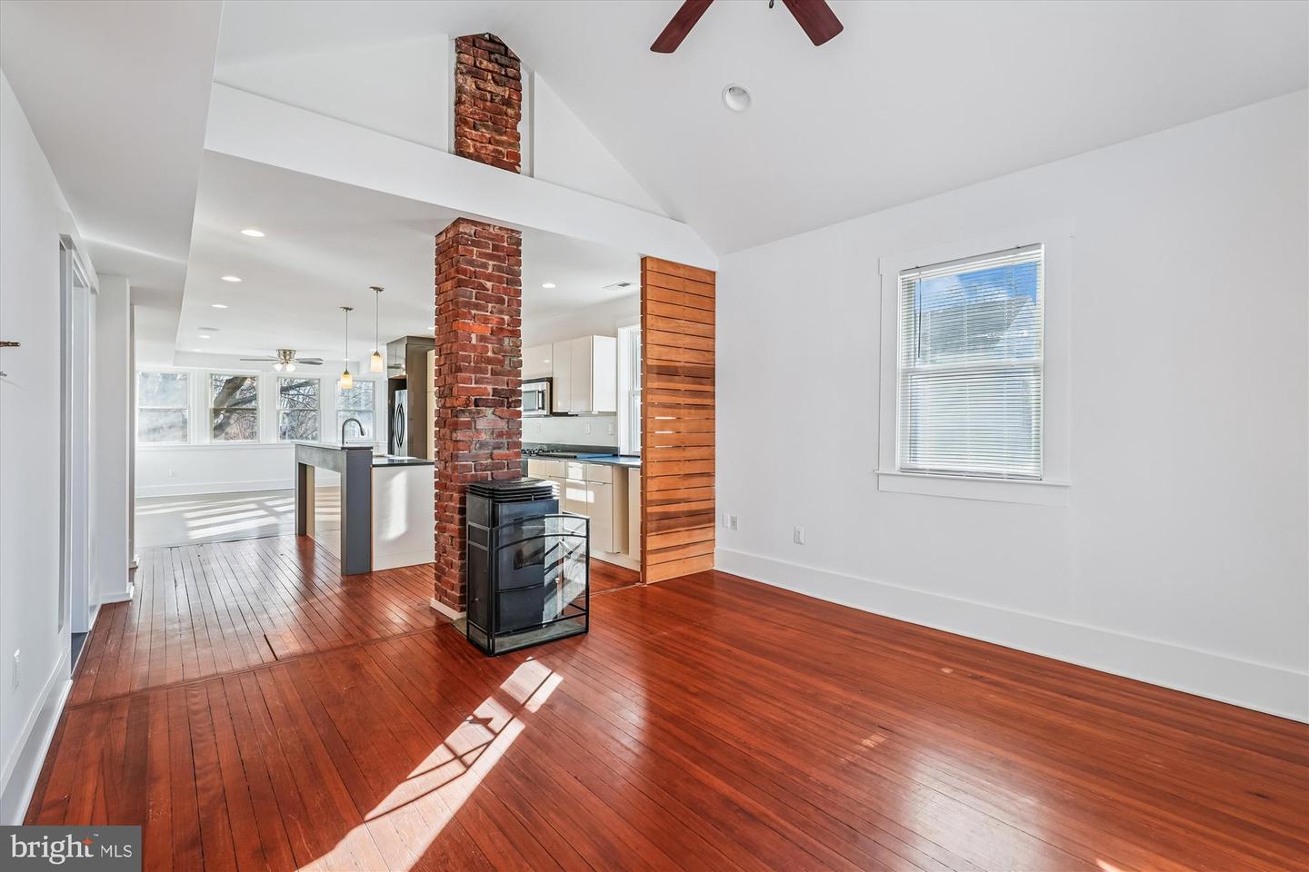 104 PERSHING AVE NW, LEESBURG, Virginia 20176, 3 Bedrooms Bedrooms, 11 Rooms Rooms,2 BathroomsBathrooms,Residential,For sale,104 PERSHING AVE NW,VALO2113480 MLS # VALO2113480