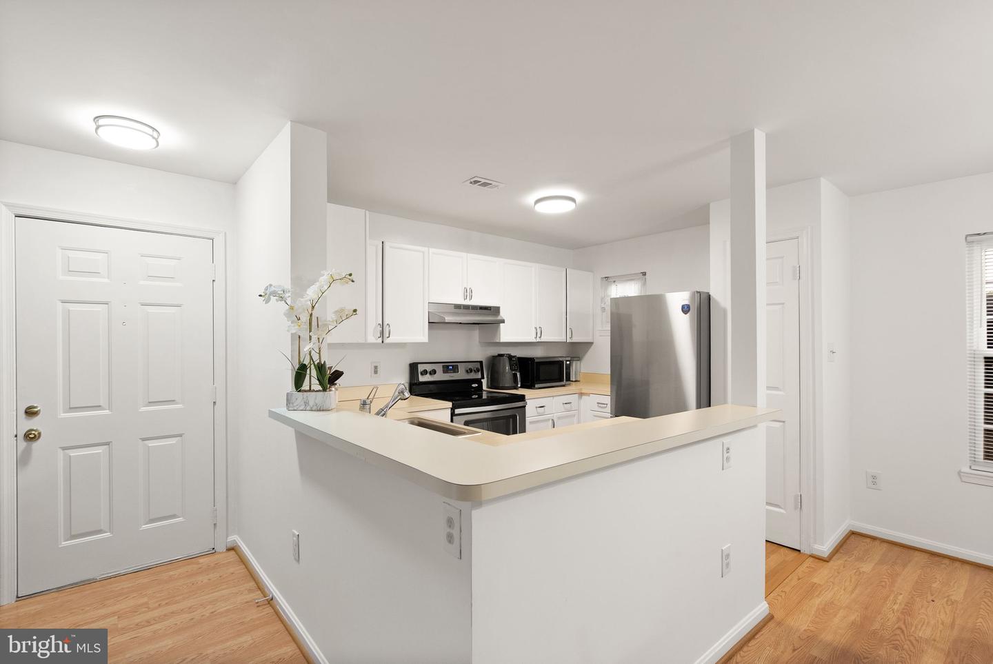 8003 COPPERFIELD WAY, MANASSAS, Virginia 20109, 2 Bedrooms Bedrooms, ,2 BathroomsBathrooms,Residential,For sale,8003 COPPERFIELD WAY,VAPW2110062 MLS # VAPW2110062