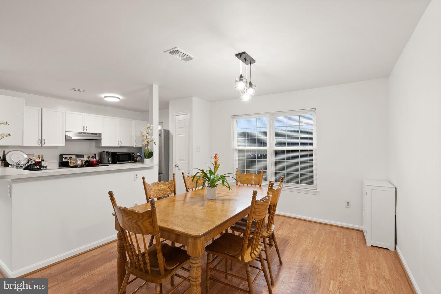 8003 COPPERFIELD WAY, MANASSAS, Virginia 20109, 2 Bedrooms Bedrooms, ,2 BathroomsBathrooms,Residential,For sale,8003 COPPERFIELD WAY,VAPW2110062 MLS # VAPW2110062