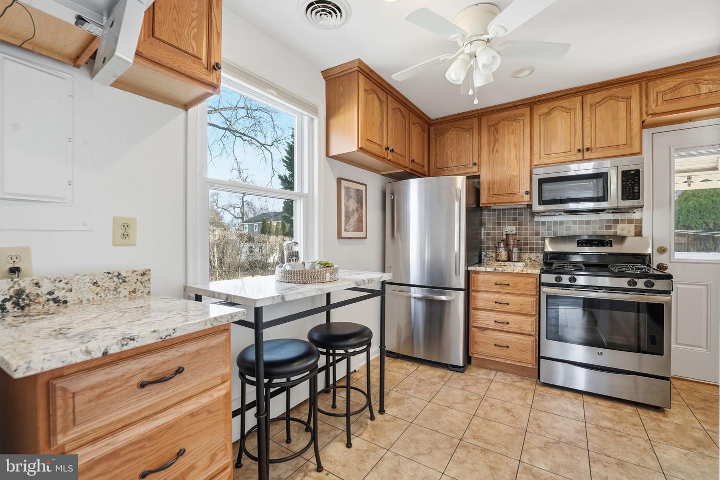 6821 BARRETT RD, FALLS CHURCH, Virginia 22042, 3 Bedrooms Bedrooms, 7 Rooms Rooms,1 BathroomBathrooms,Residential,For sale,6821 BARRETT RD,VAFX2284568 MLS # VAFX2284568