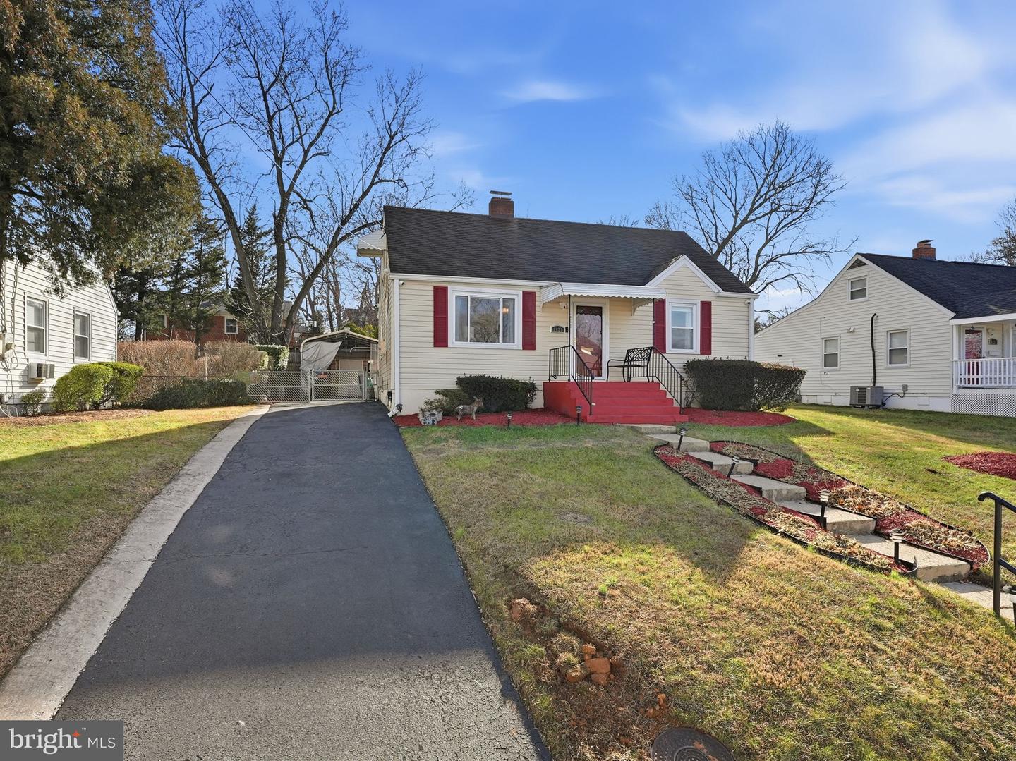 6821 BARRETT RD, FALLS CHURCH, Virginia 22042, 3 Bedrooms Bedrooms, 7 Rooms Rooms,1 BathroomBathrooms,Residential,For sale,6821 BARRETT RD,VAFX2284568 MLS # VAFX2284568