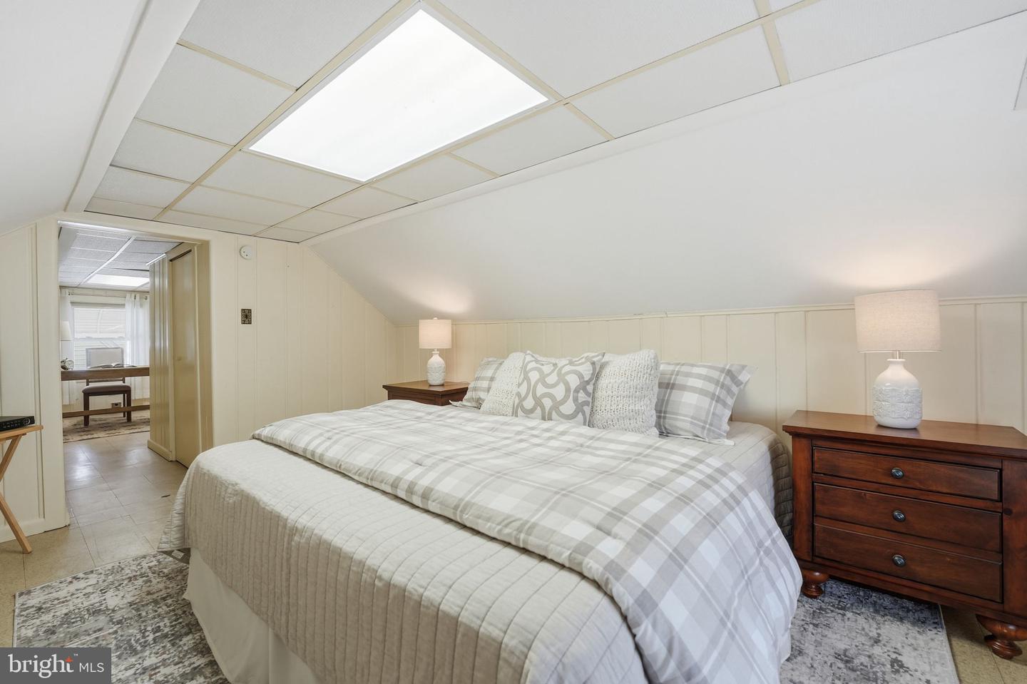 6821 BARRETT RD, FALLS CHURCH, Virginia 22042, 3 Bedrooms Bedrooms, 7 Rooms Rooms,1 BathroomBathrooms,Residential,For sale,6821 BARRETT RD,VAFX2284568 MLS # VAFX2284568