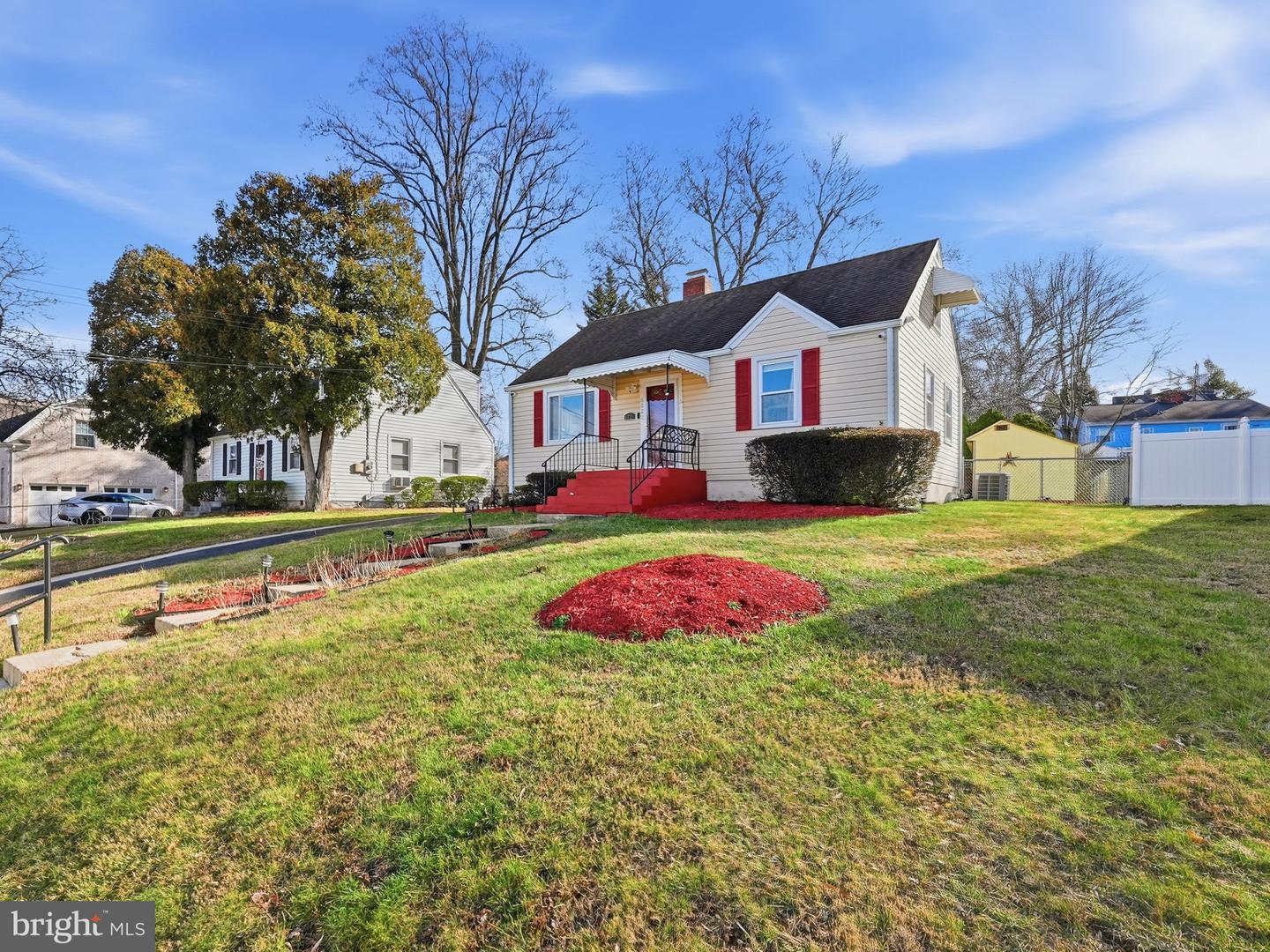 6821 BARRETT RD, FALLS CHURCH, Virginia 22042, 3 Bedrooms Bedrooms, 7 Rooms Rooms,1 BathroomBathrooms,Residential,For sale,6821 BARRETT RD,VAFX2284568 MLS # VAFX2284568