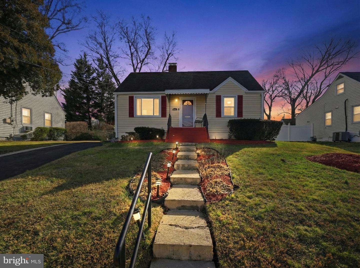 6821 BARRETT RD, FALLS CHURCH, Virginia 22042, 3 Bedrooms Bedrooms, 7 Rooms Rooms,1 BathroomBathrooms,Residential,For sale,6821 BARRETT RD,VAFX2284568 MLS # VAFX2284568