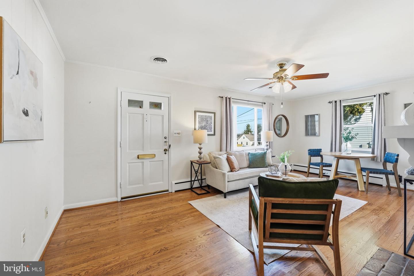 6821 BARRETT RD, FALLS CHURCH, Virginia 22042, 3 Bedrooms Bedrooms, 7 Rooms Rooms,1 BathroomBathrooms,Residential,For sale,6821 BARRETT RD,VAFX2284568 MLS # VAFX2284568